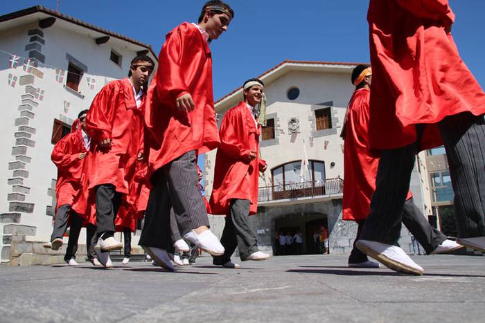 Axeriak dantzan Adunan 63 1471261100112