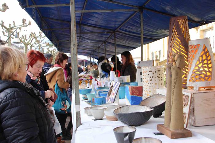 Gabonetako azokak jende asko 36 1576941765002