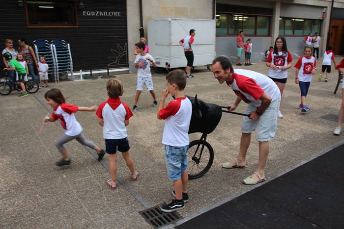 Piztu da festa, txupinarekin batera 25 1467994880065