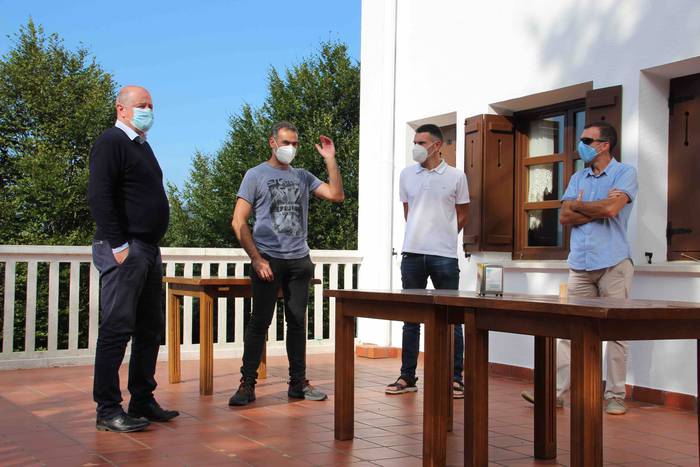 Zabaldu ditu ateak Ñañarri j 4 1595529110050