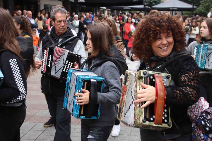 Hauspoa trikitiari 10 1570286771554