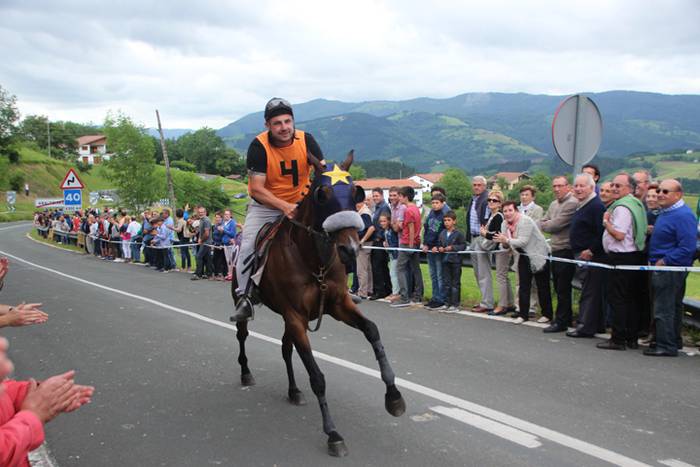 Abaltzisketa San Joan festak zaldi 9 1466967259162