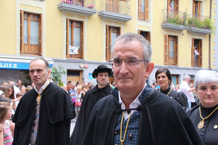 Santuek eta dantzariek poztu 66 1498312540823