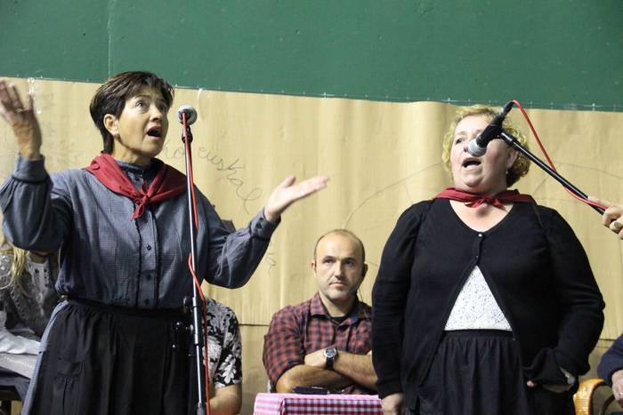 Euskal Jaia ospatzen ari dir 8 1539523992591