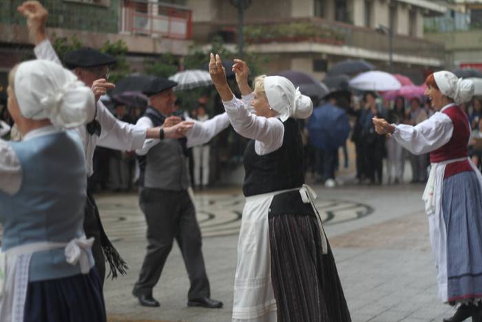 Eman izena plaza-dantza ikastaroetan!