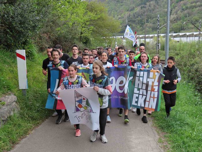 korrika, furgonetatik, Anoet 17 1649421134829