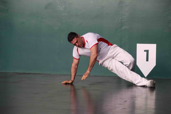 Behar Zana Bertso Pilota 75+ 52 1651349719296