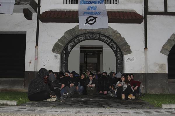22 eragilek babestuko dute biharko manifestazioa