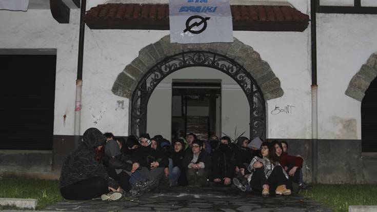 22 eragilek babestuko dute biharko manifestazioa