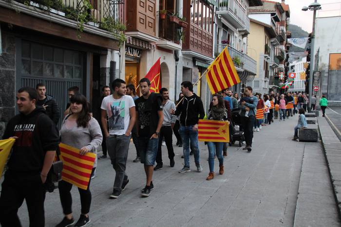 Elkartasuna  gainezka 13 1507057071699