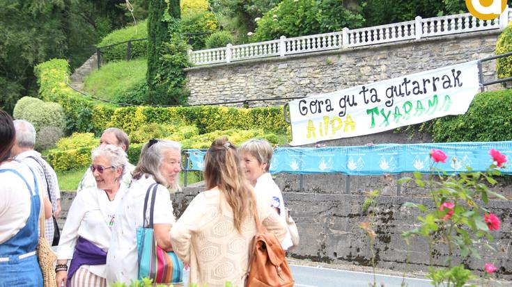Larresoroko herritarrei agur eta ohore