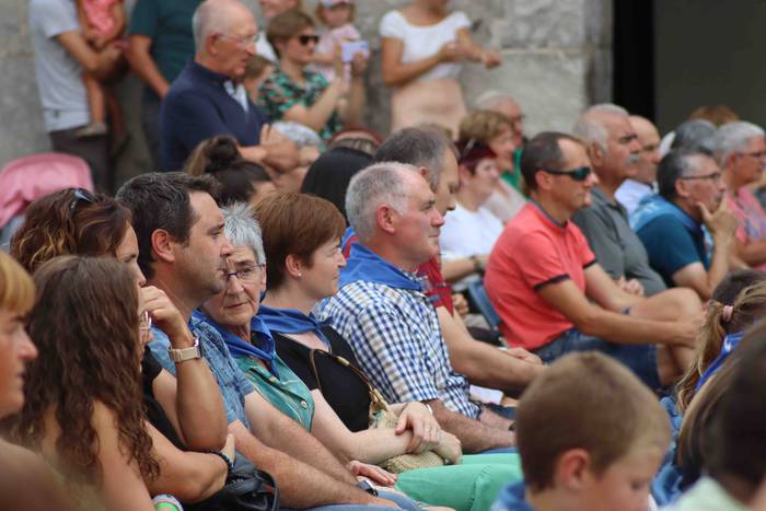 Dantza sokara batu dira emak 22 1660153175666