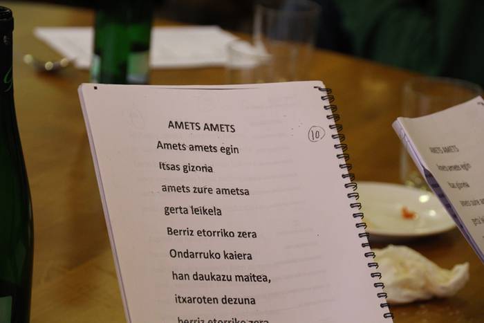 Kantu jira egin du Usarrabi  1 1491052154905