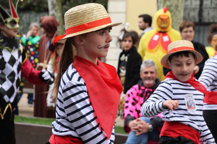 Veneziatik Jamaikaraino, Aut 13 1551717715647