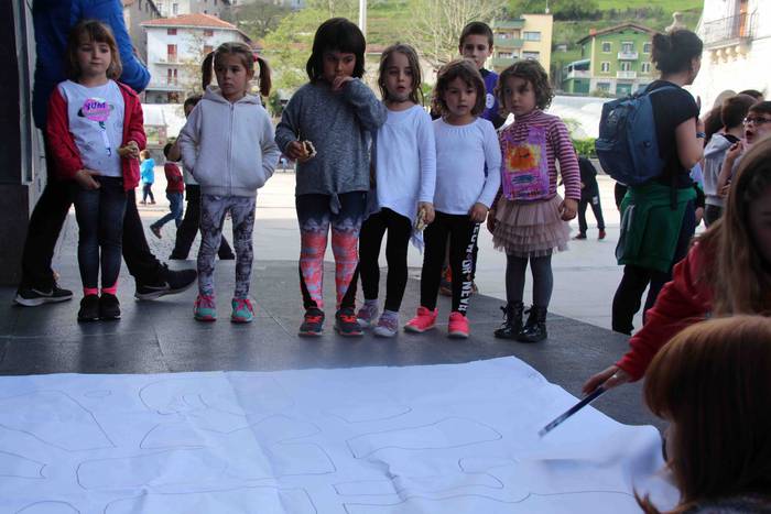 Txikienek eman diote hauspoa 30 1555155543195