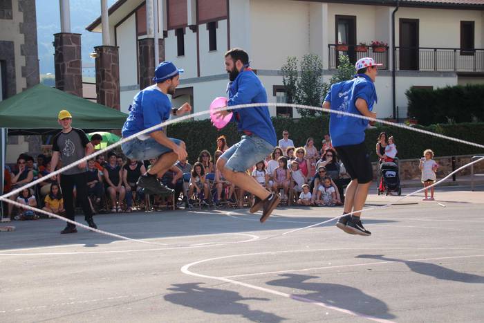 Lehiatik gutxi, festatik ask 33 1534074093557