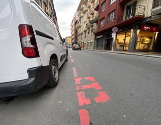 Bertakoek aparkatzeko txartelak lortzeko eskakizunak aldatuko dituzte Tolosan