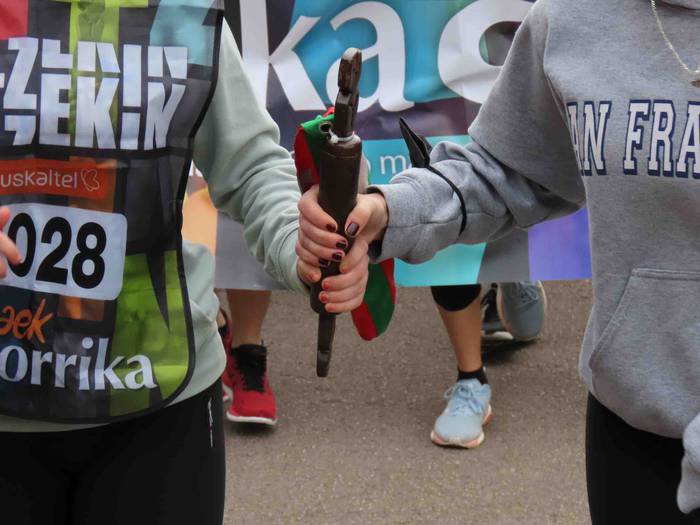 korrika, furgonetatik, Anoet 14 1649421134225