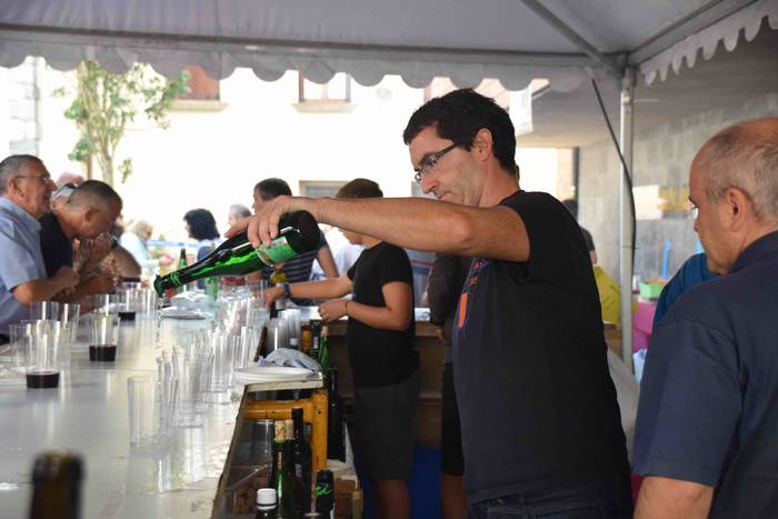 Jendetza mugitzen duen eguna 53 1538313718530