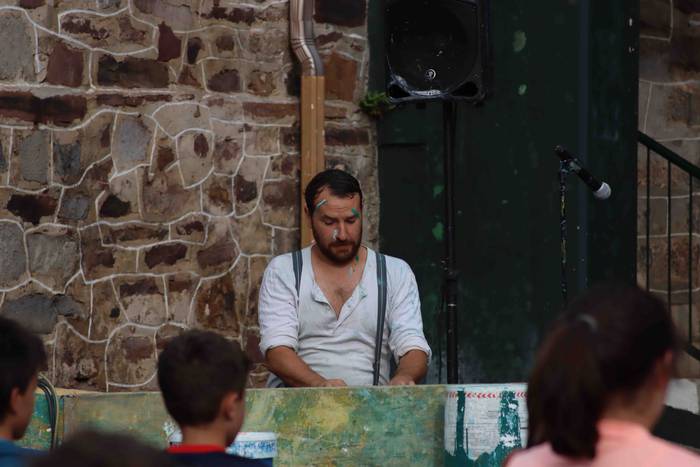 'Baldin bada' ikuskizuna esk 8 1631378772404