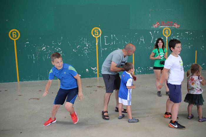 Festak hastearekin batera, j 44 1502727503332