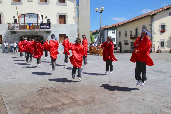 Axeri-dantza Aduna Jaiak 201 53 1534334602212