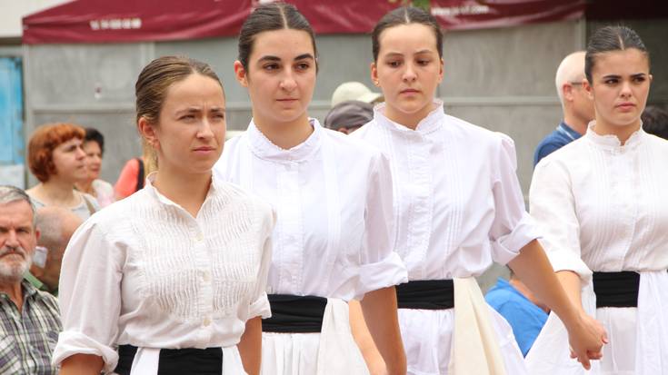 Santio jaiak, ongi etorria egiten lehenak