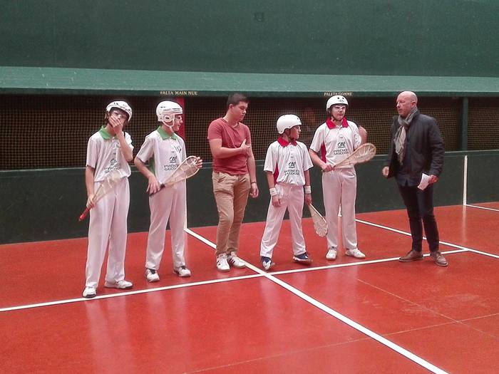 Igande gazi-gozoa, irurarrentzat!