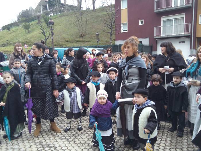 Irurako ikastolan, Santa Age 21 1486383160181