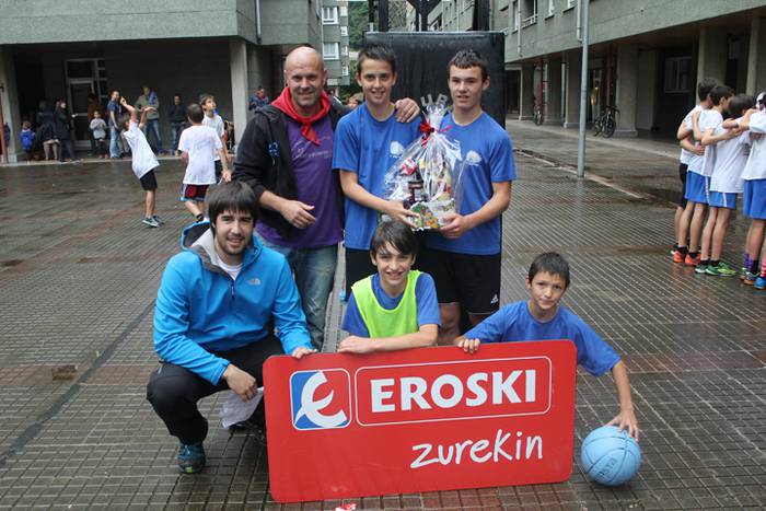 Iurre auzoaren 25. urteurren festa 7 1466265163227