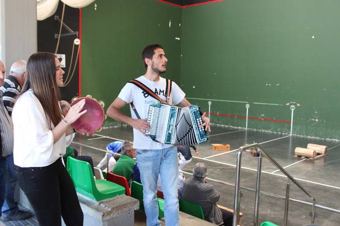 Pilotariei eta aizkolariei b 6 1557927113442