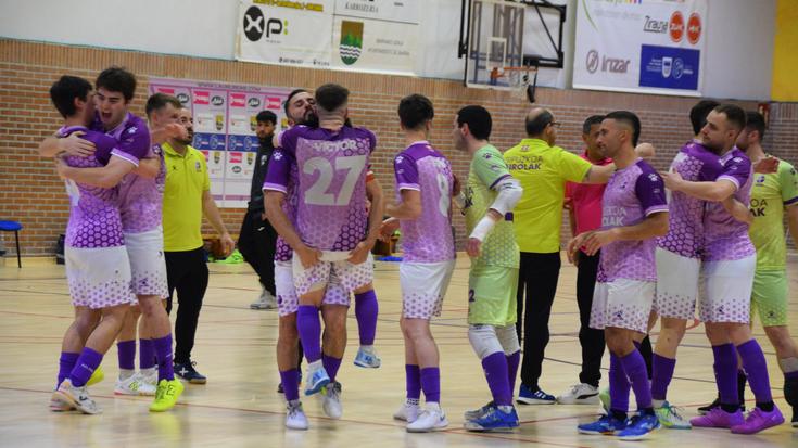 Lauburuk seina berdindu du Otxartaberekin