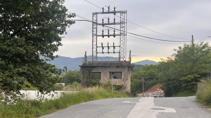 Uparango errepidea zabaldu dute