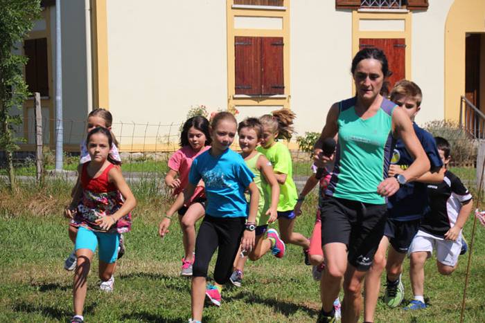 Herriko gaztetxoek korrika hasi dute eguna 14 1471088451381