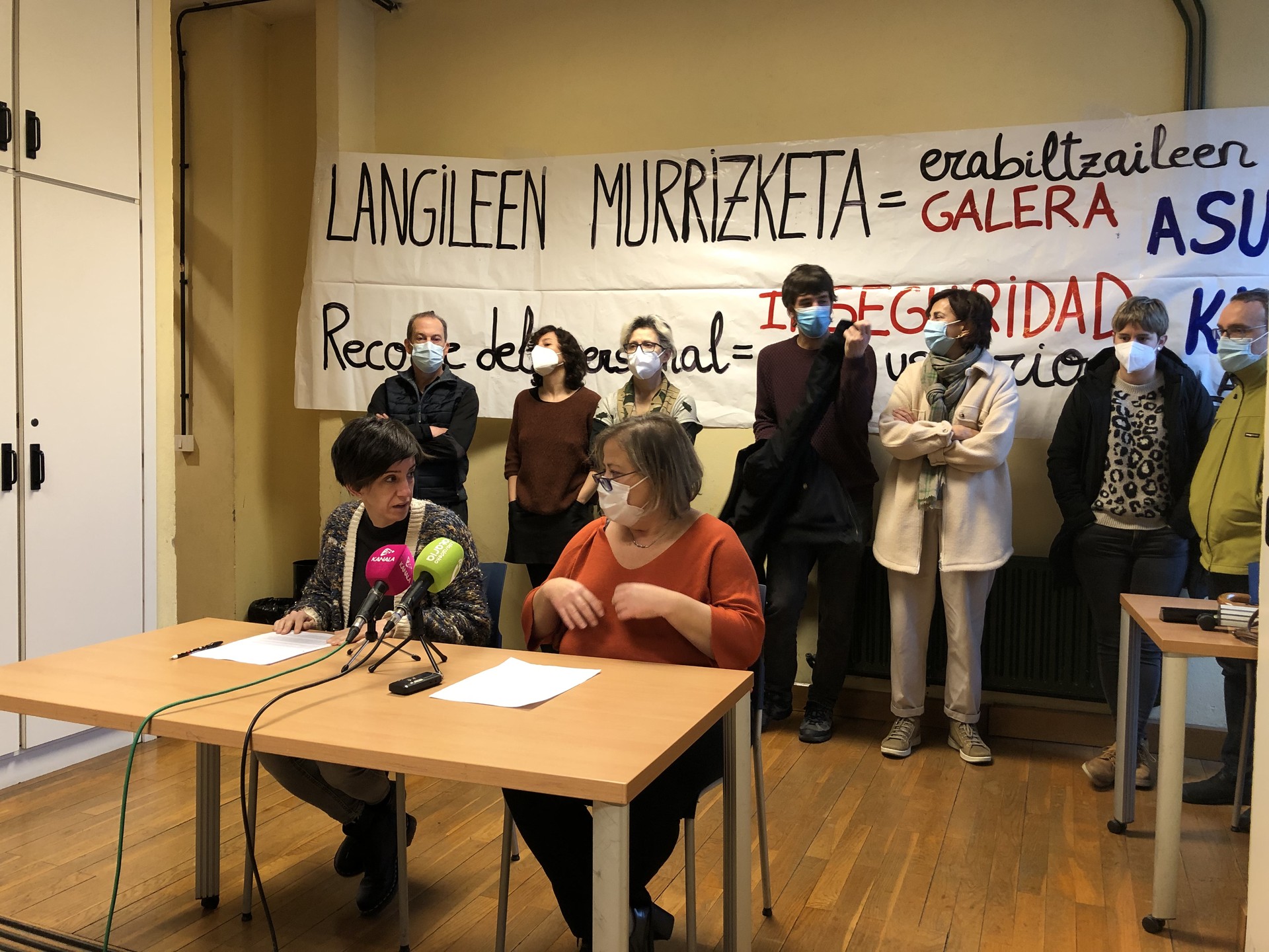Barne Medikuntzako Unitatea itxi dutela salatu dute langileek