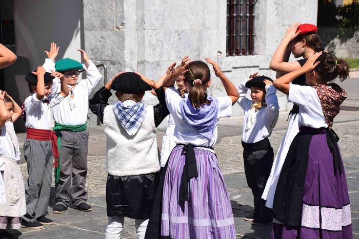 Orendain festak dantza emana 31 1534332992435