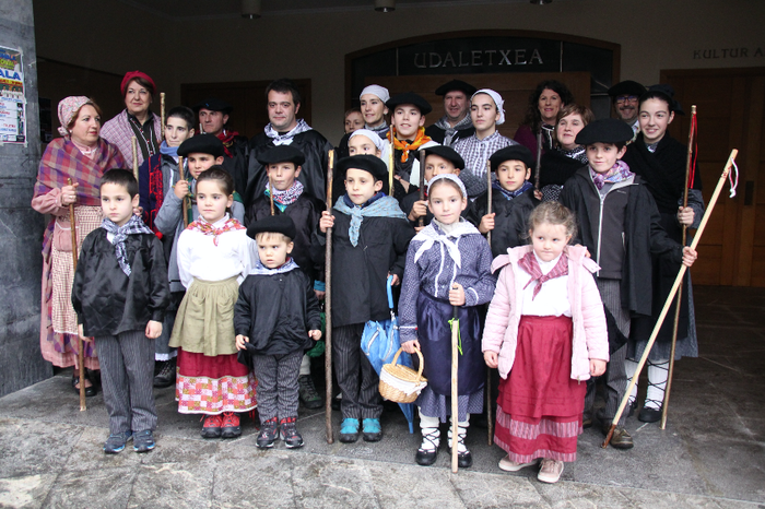 Etxe guztiak kantuz poztekoa 19 1486223358477