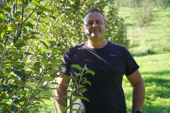 «Behar zuen halako une bat milurtekoaren barruan sagarrak ere»