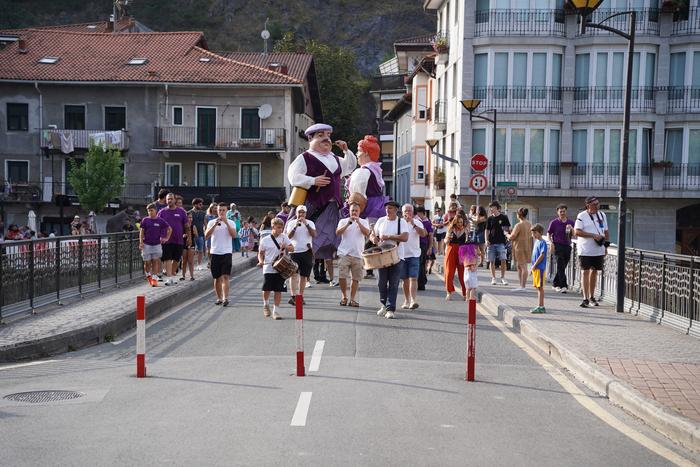 Festen inguruko iritzia jasotzeko galdetegia prestatu du udalak