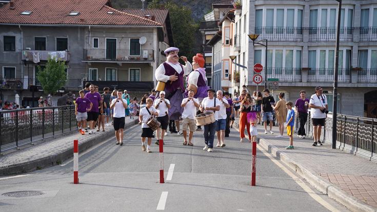 Festen inguruko iritzia jasotzeko galdetegia prestatu du udalak