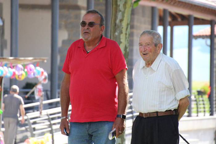 Haurrek hasi dute festa Orendainen 14 1471174663943