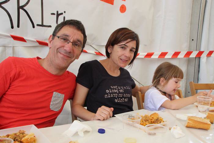 Ikaztegietako Eskola Txikiak Festa 84 1465744486782