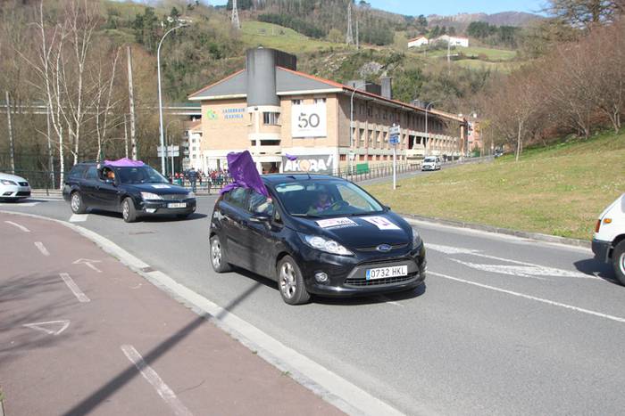 Martxoak 8 kotxe karabana 16 1520508054347