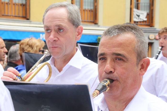 Santuek eta dantzariek poztu 70 1498312562591