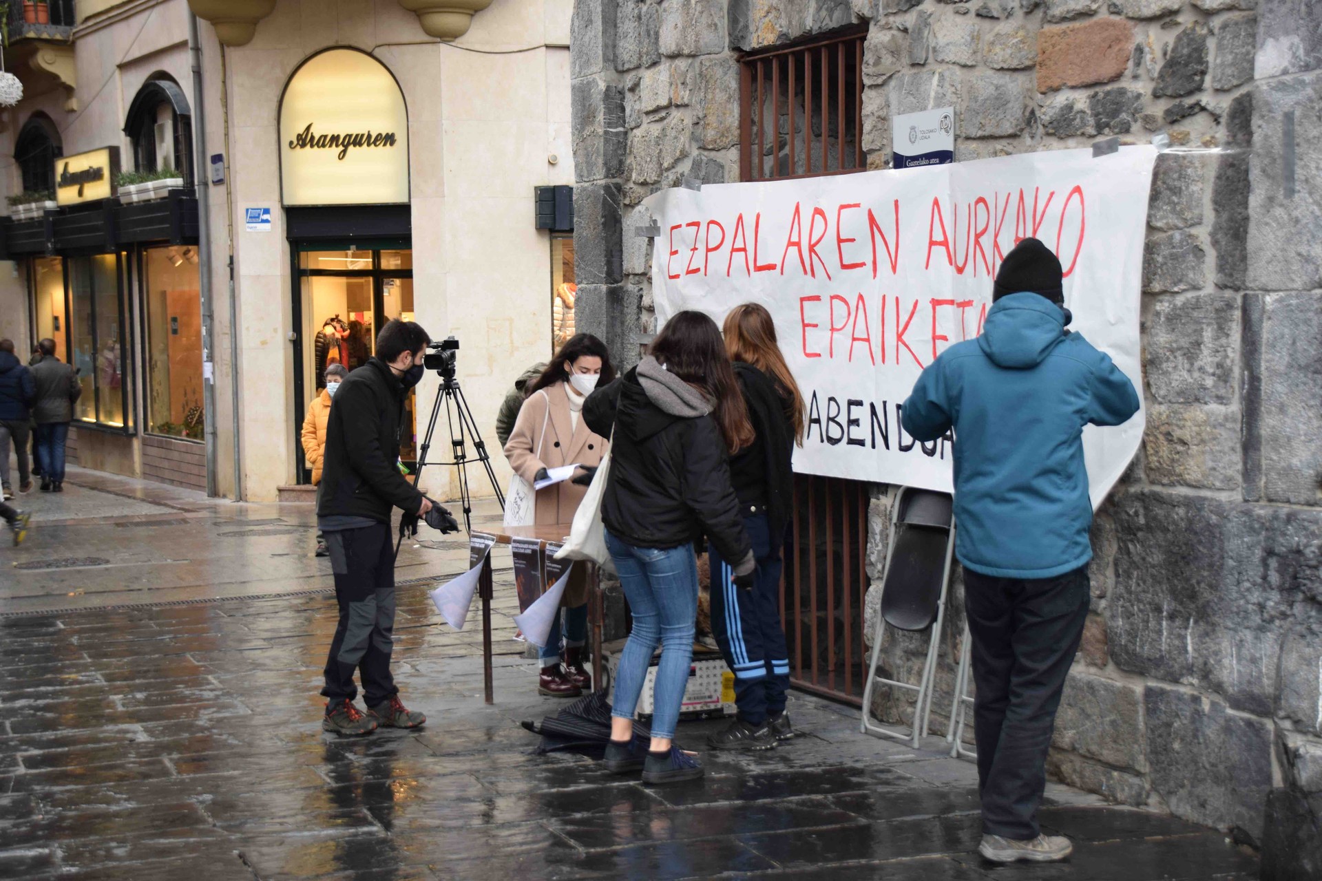 Guneak jardun politikorako