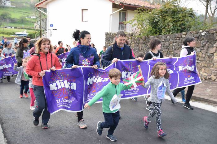 Eskuz esku ibili dute lekuko 25 1555085928838