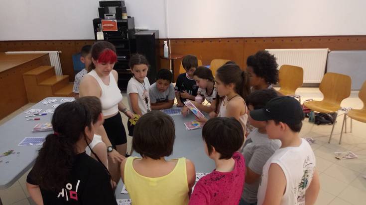 Gertutik ezagutu dute magia