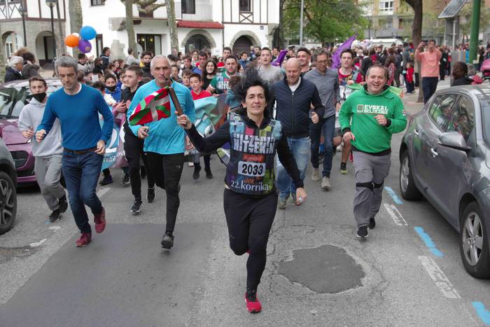 22. Korrika, furgonetatik, T 24 1649420179568