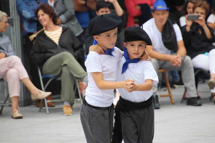 Dantzak, txistuak eta trikit 40 1565549091818