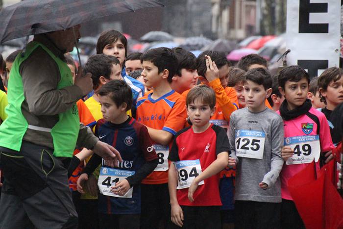 700 haur inguru XXXI. Ero Et 44 1516542108805